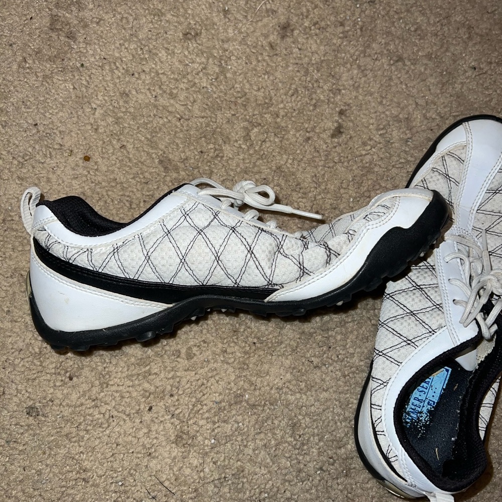 Womens golf shoes